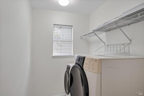 1073 Warren Drive Petaluma CA 94952