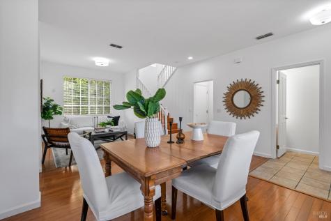 1073 Warren Drive Petaluma CA 94952