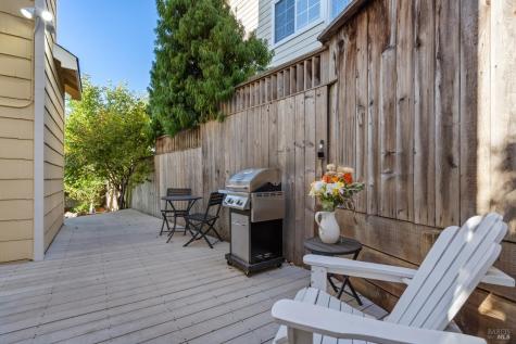 1073 Warren Drive Petaluma CA 94952