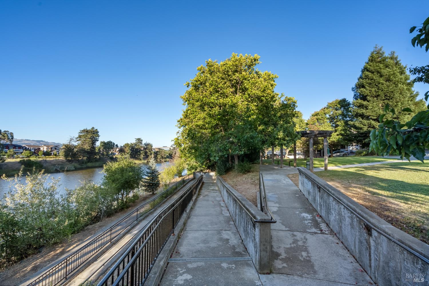 1073 Warren Drive Petaluma CA 94952