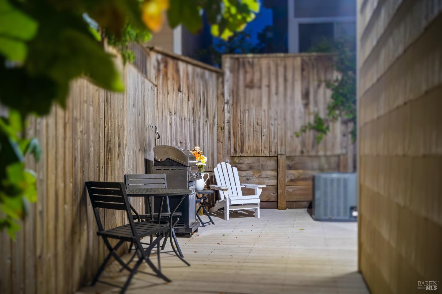 1073 Warren Drive Petaluma CA 94952