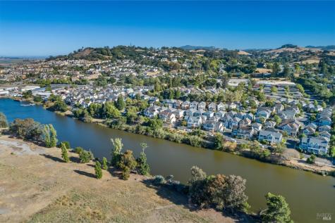 1073 Warren Drive Petaluma CA 94952