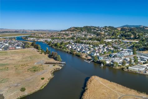 1073 Warren Drive Petaluma CA 94952