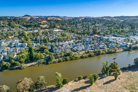 1073 Warren Drive Petaluma CA 94952