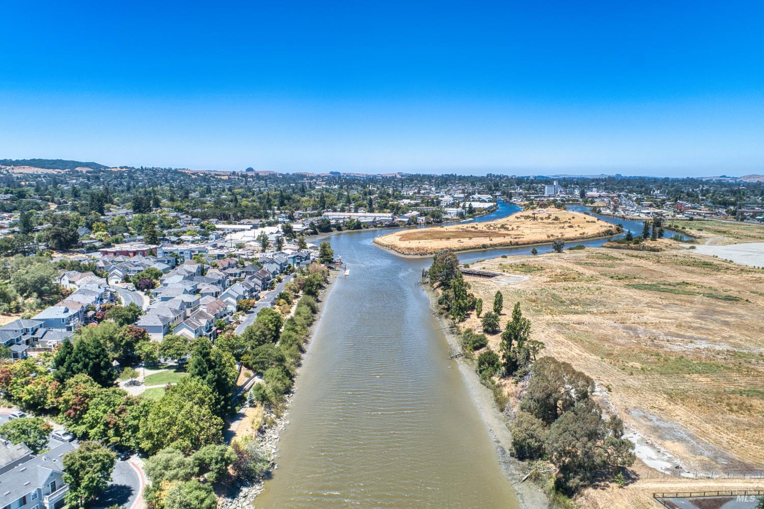 1073 Warren Drive Petaluma CA 94952