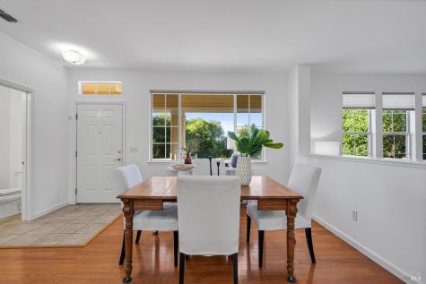 1073 Warren Drive Petaluma CA 94952