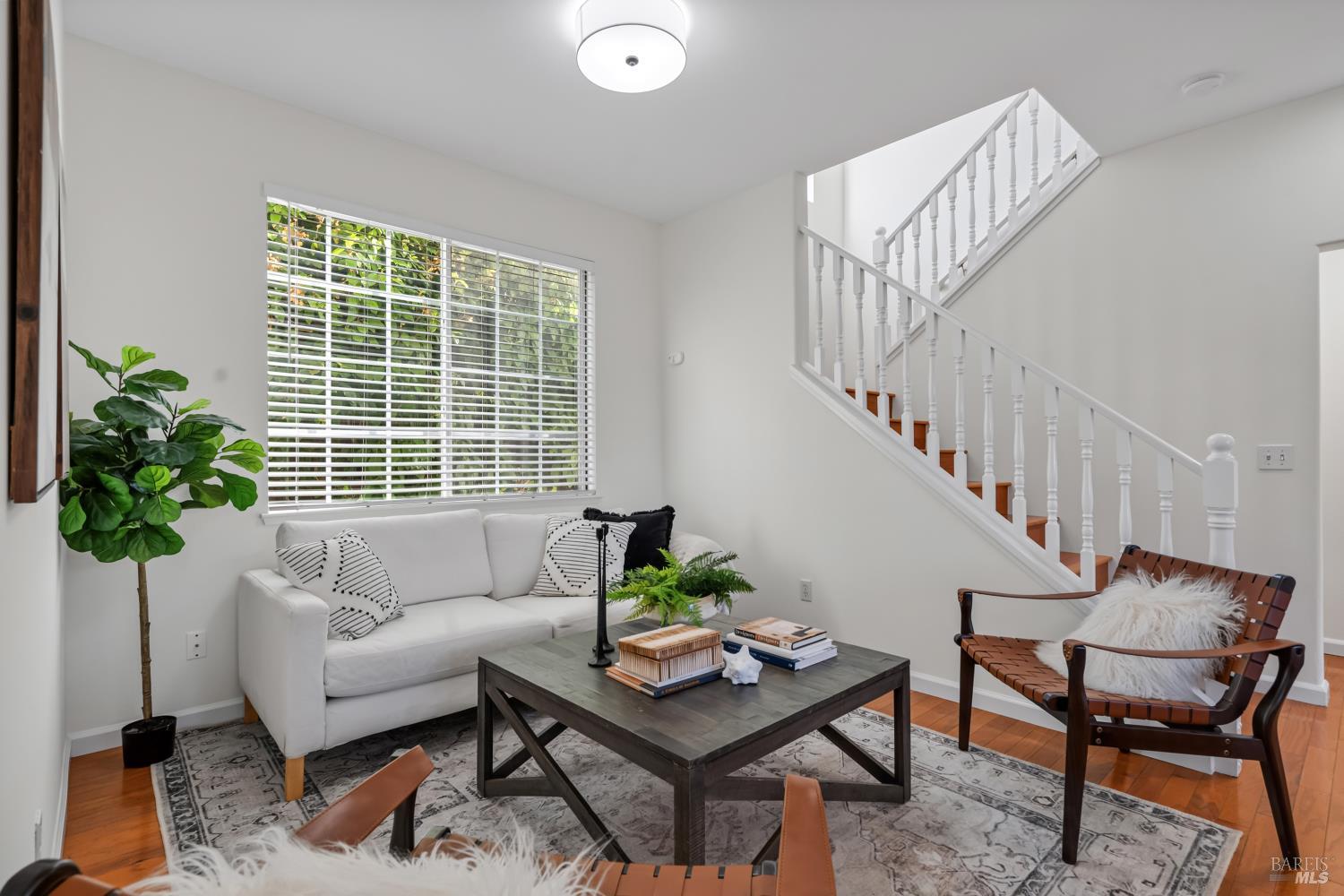 1073 Warren Drive Petaluma CA 94952