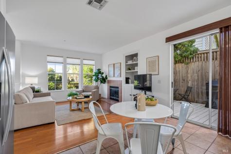 1073 Warren Drive Petaluma CA 94952