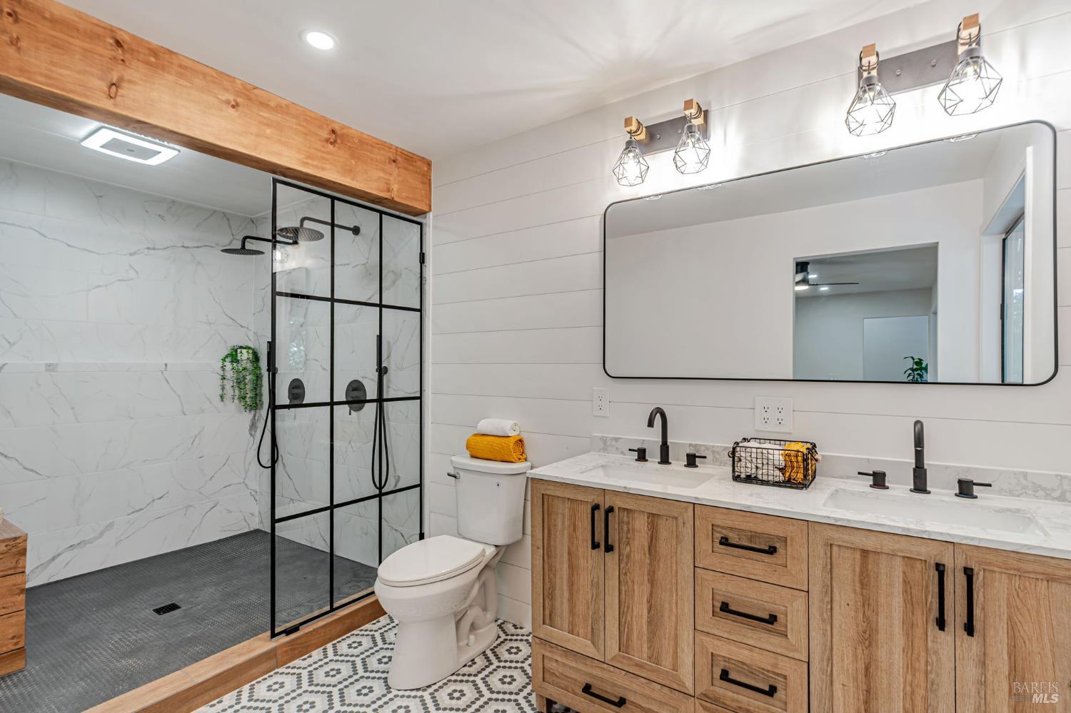 240 Vila Road Forestville CA 95436