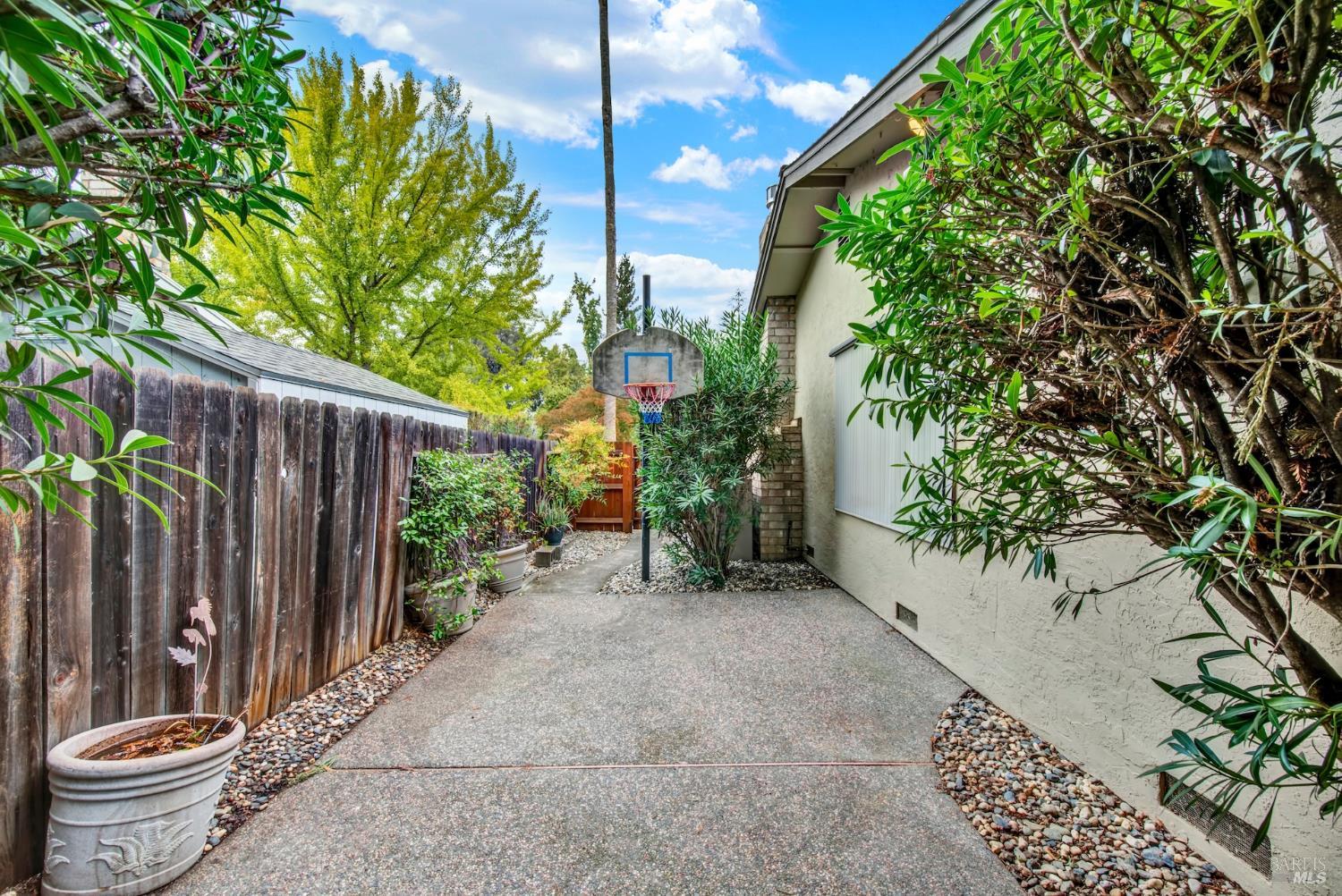 378 Evergreen Drive Vacaville CA 95688