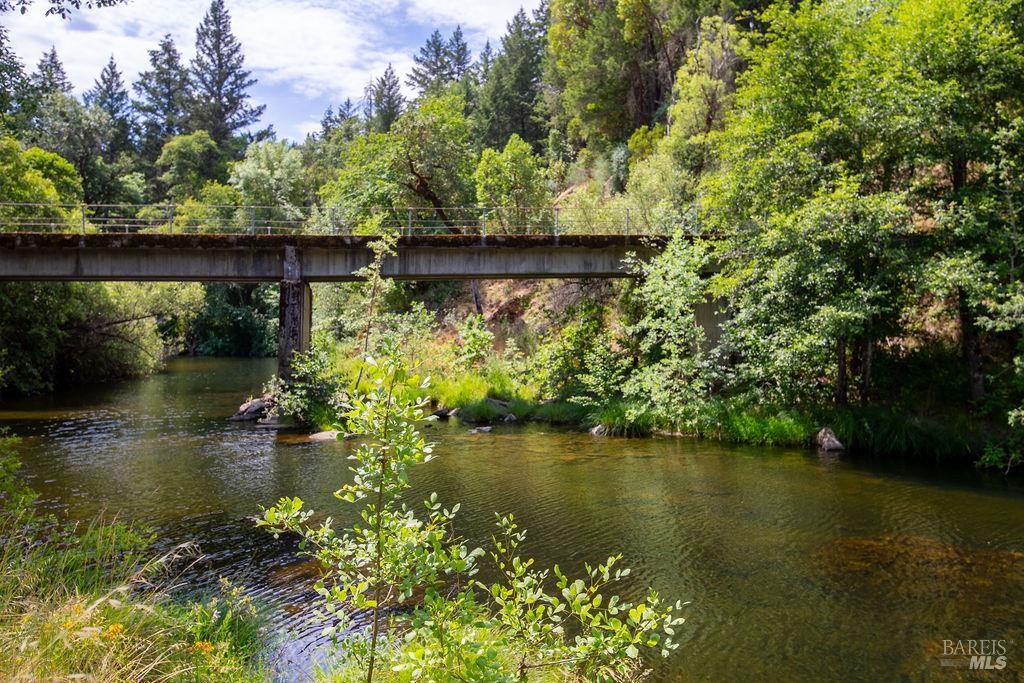 48600 Highway 101 Highway Laytonville CA 95454