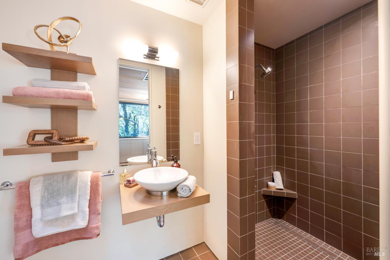 825 White Oak Drive Santa Rosa CA 95409
