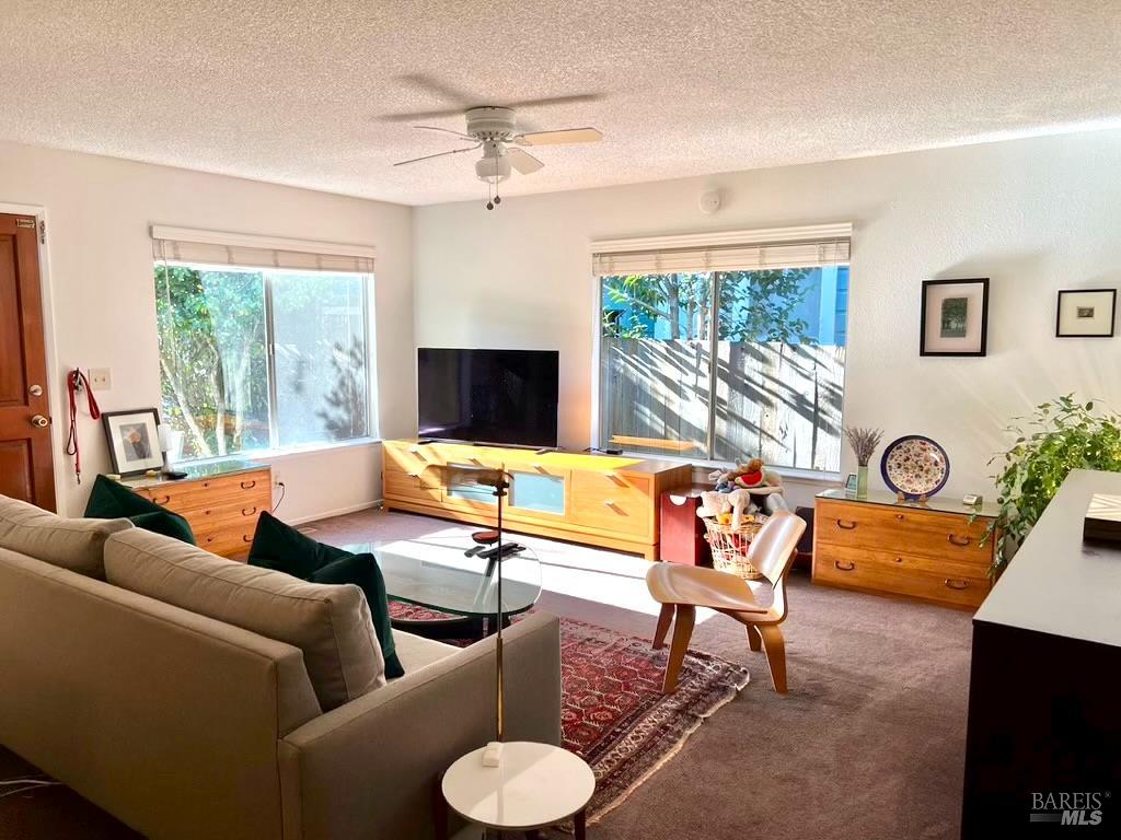 327-329 Plaza Street Healdsburg CA 95448