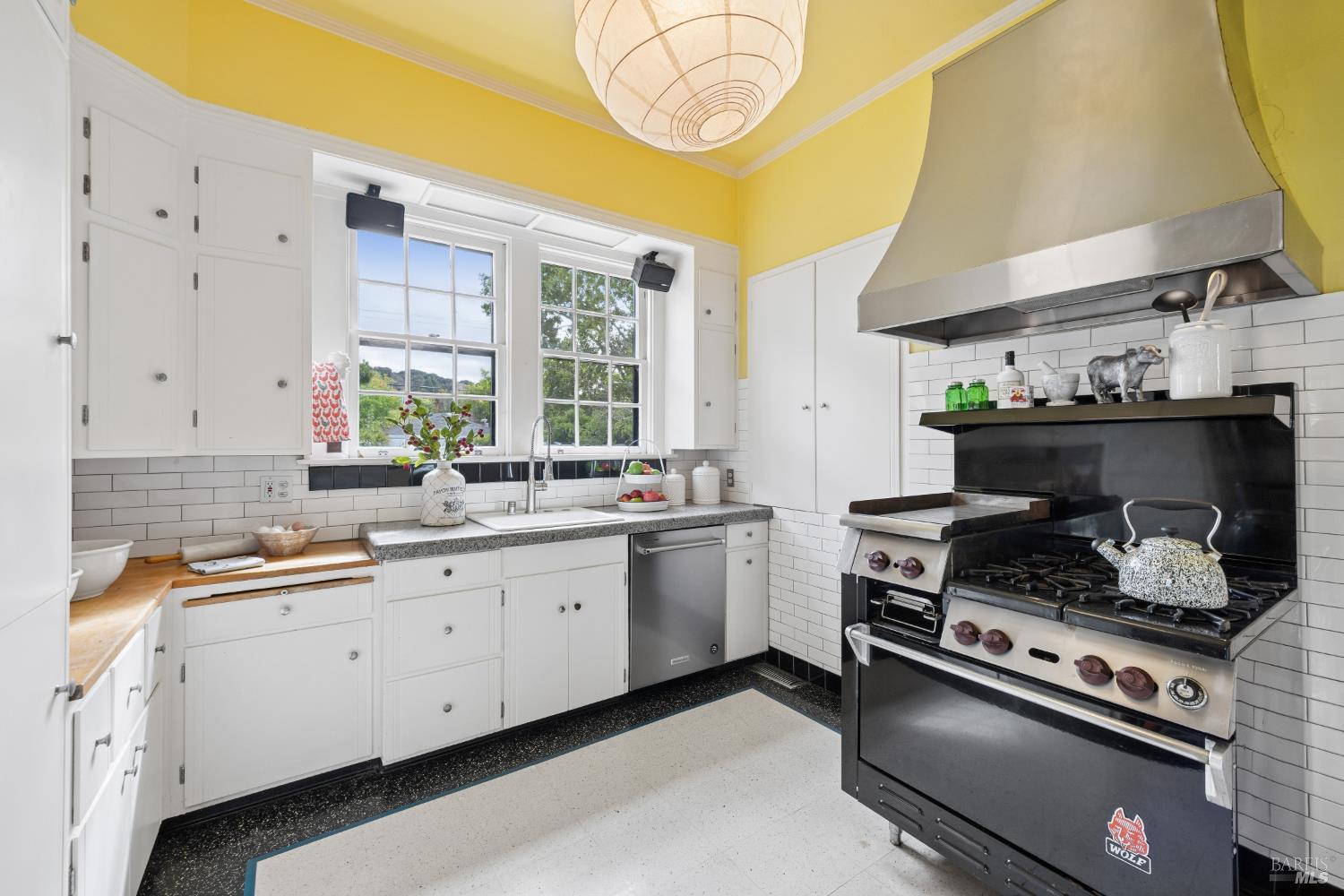 335 Bassett Street Petaluma CA 94952
