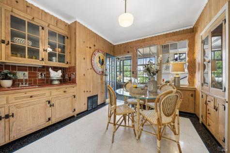 335 Bassett Street Petaluma CA 94952