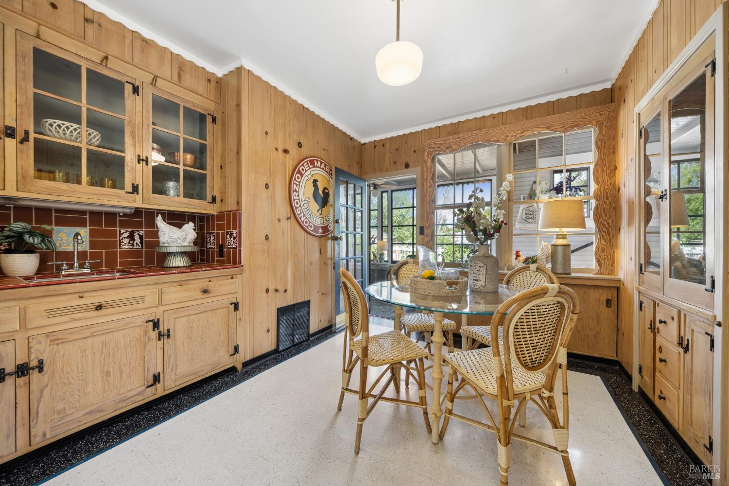 335 Bassett Street Petaluma CA 94952