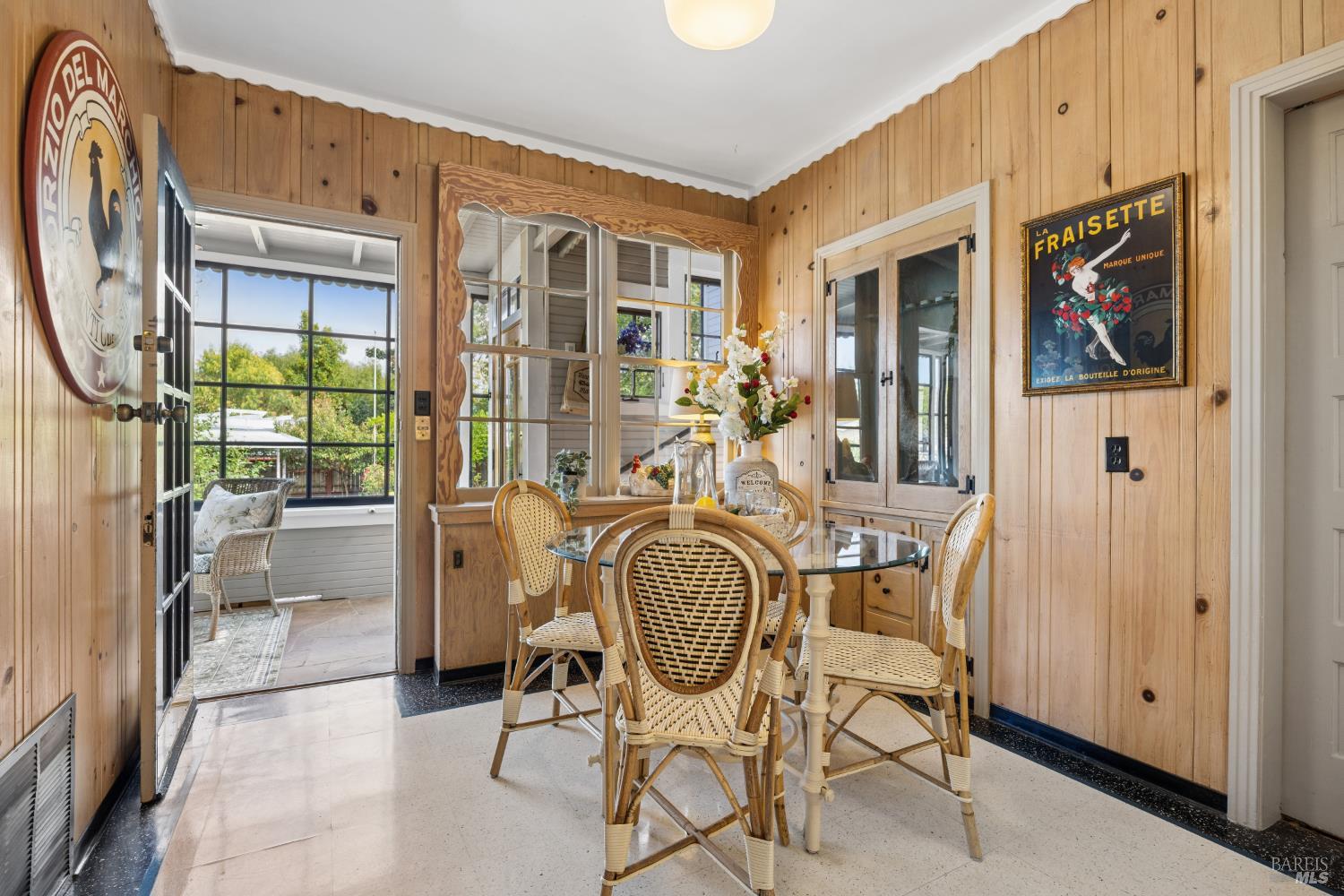 335 Bassett Street Petaluma CA 94952
