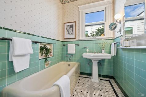 335 Bassett Street Petaluma CA 94952