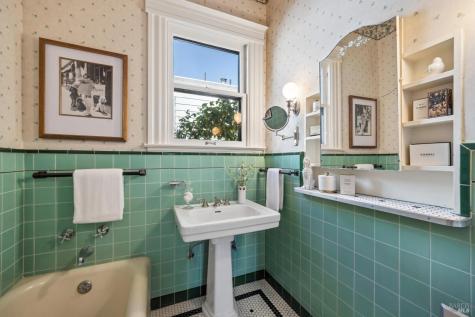 335 Bassett Street Petaluma CA 94952