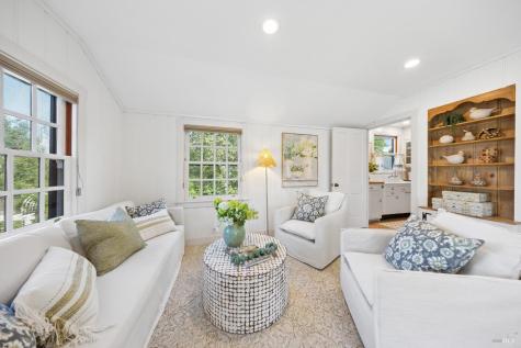 335 Bassett Street Petaluma CA 94952