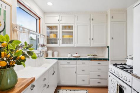 335 Bassett Street Petaluma CA 94952