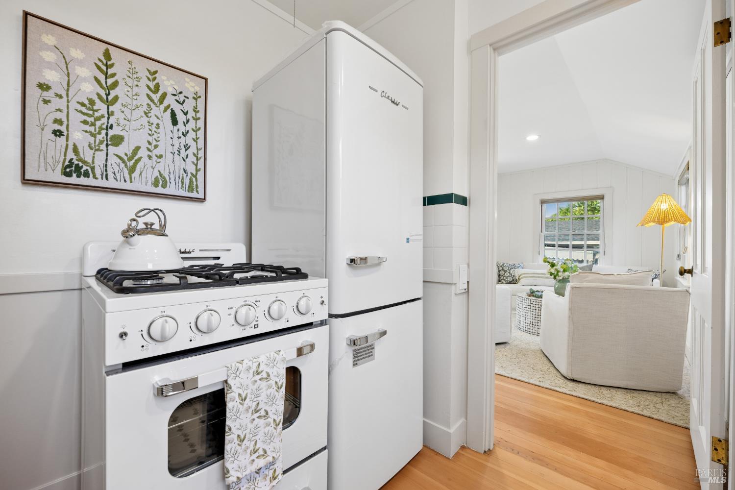 335 Bassett Street Petaluma CA 94952
