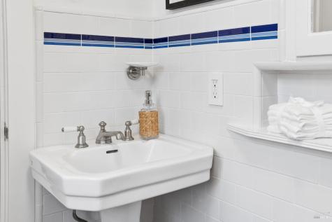 335 Bassett Street Petaluma CA 94952