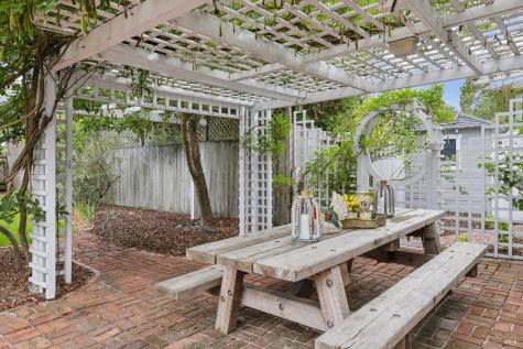 335 Bassett Street Petaluma CA 94952