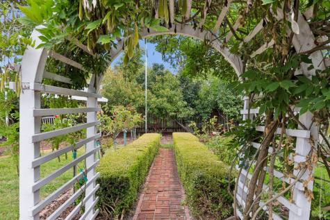 335 Bassett Street Petaluma CA 94952