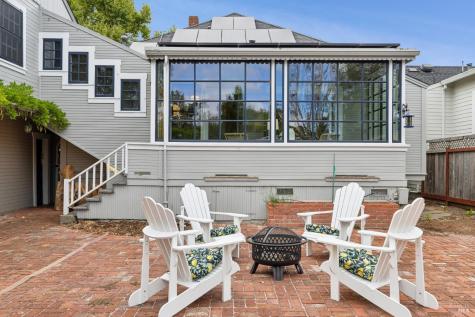 335 Bassett Street Petaluma CA 94952