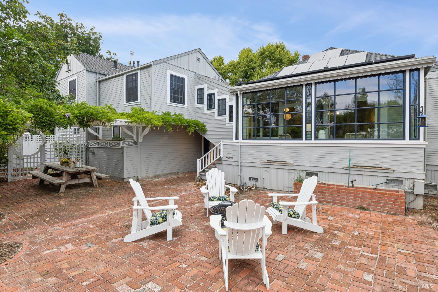 335 Bassett Street Petaluma CA 94952