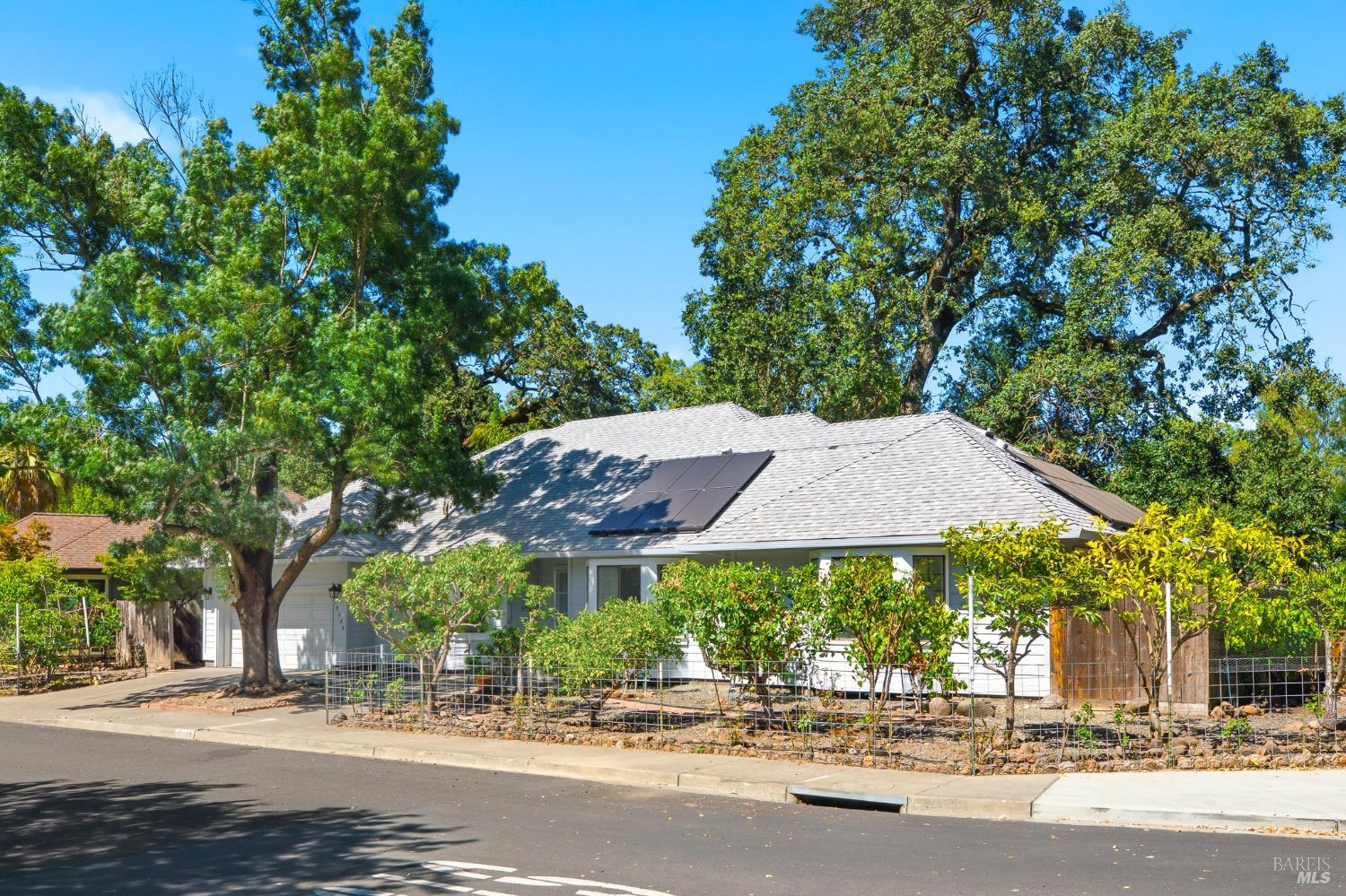 19489 Laurelbrook Court Sonoma CA 95476