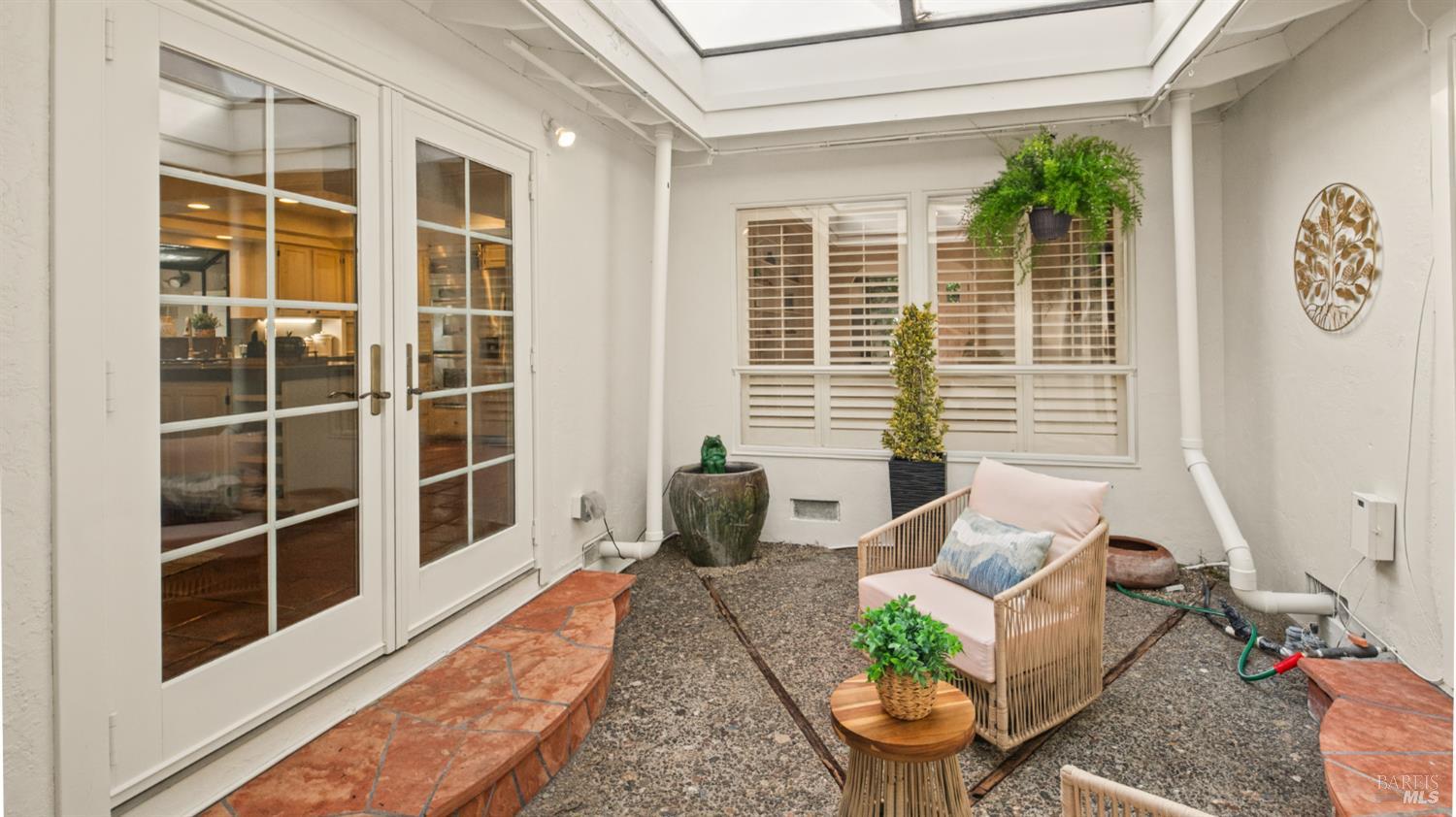 728 Eucalyptus Avenue Novato CA 94947