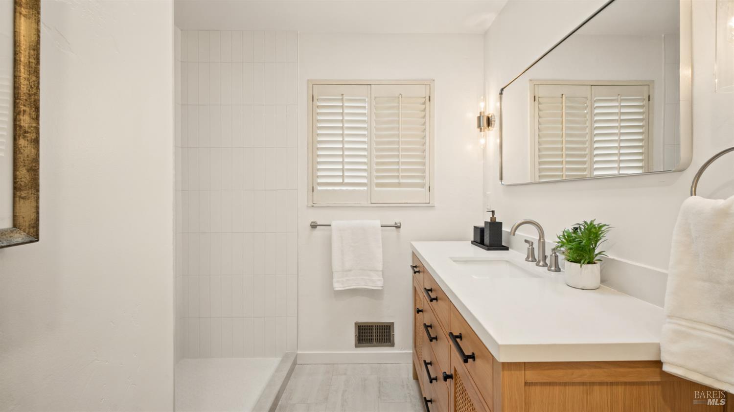 728 Eucalyptus Avenue Novato CA 94947