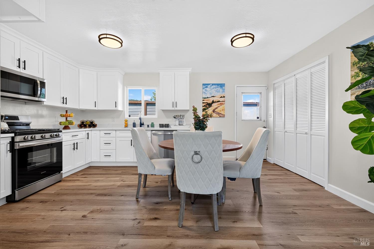 31604 Mccray Road Cloverdale CA 95425