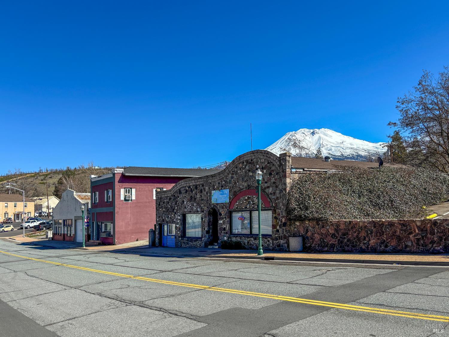 1522 Wakefield Avenue Weed CA 96094