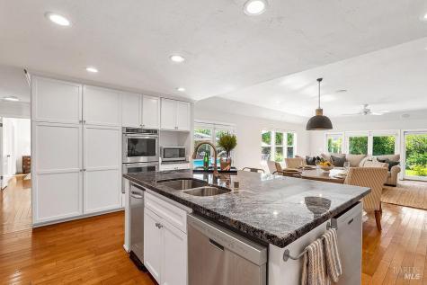15119 Grove Street Healdsburg CA 95448