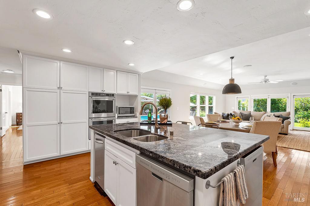 15119 Grove Street Healdsburg CA 95448