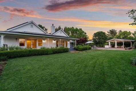 15119 Grove Street Healdsburg CA 95448