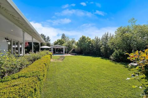 15119 Grove Street Healdsburg CA 95448