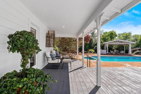15119 Grove Street Healdsburg CA 95448