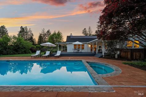 15119 Grove Street Healdsburg CA 95448
