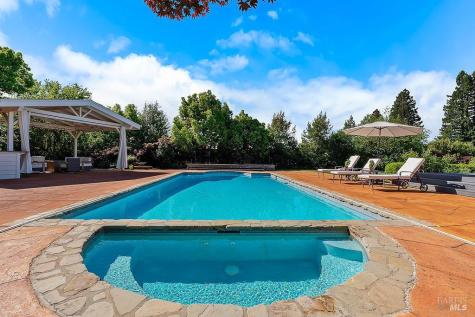 15119 Grove Street Healdsburg CA 95448