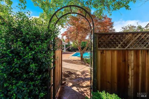 15119 Grove Street Healdsburg CA 95448