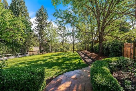 15119 Grove Street Healdsburg CA 95448