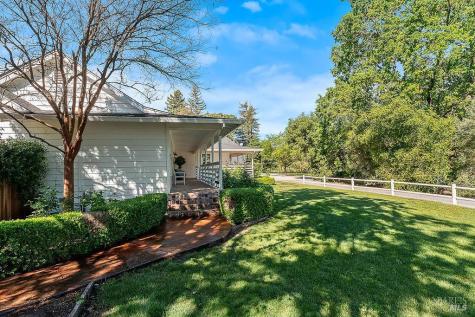 15119 Grove Street Healdsburg CA 95448