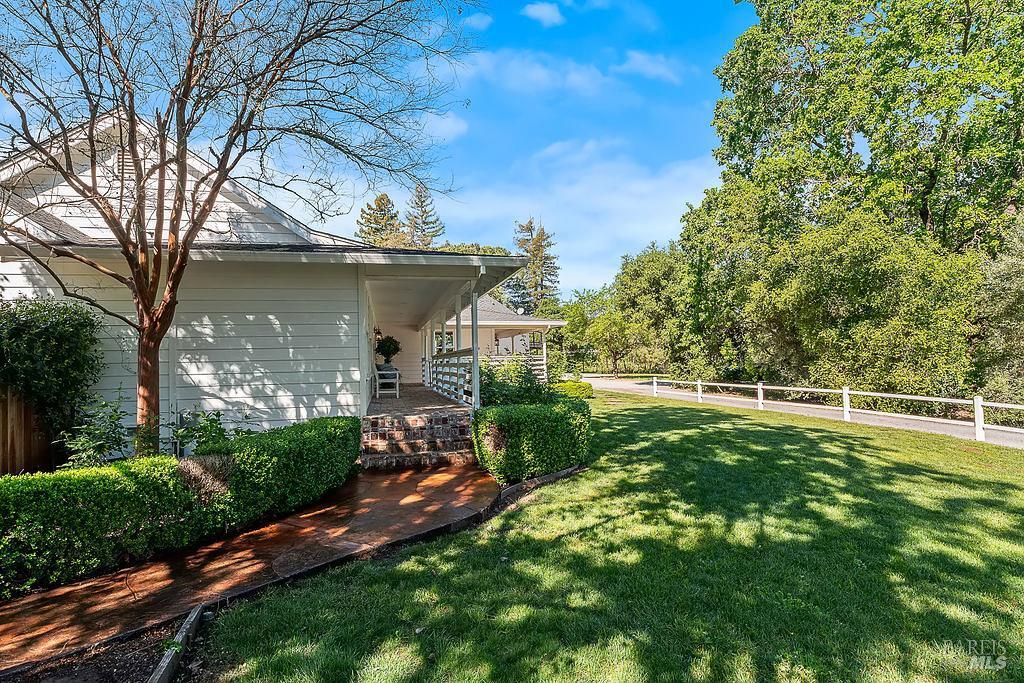 15119 Grove Street Healdsburg CA 95448