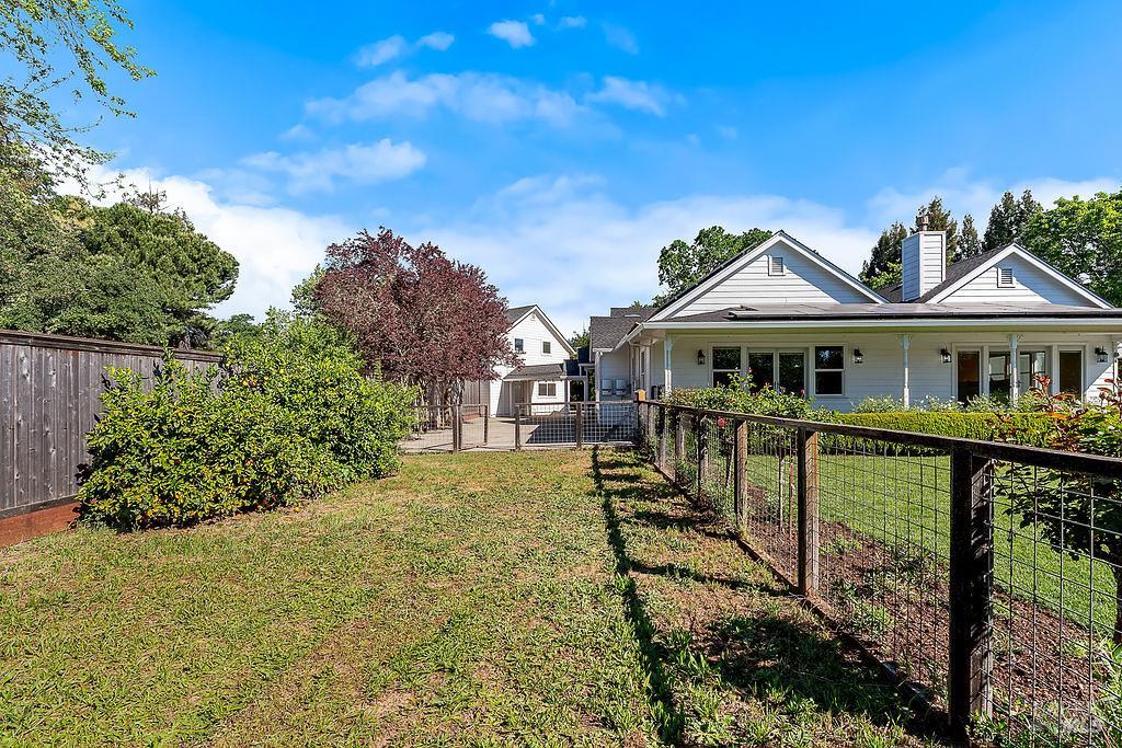 15119 Grove Street Healdsburg CA 95448