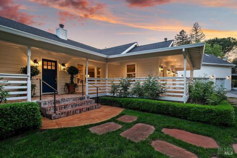 15119 Grove Street Healdsburg CA 95448