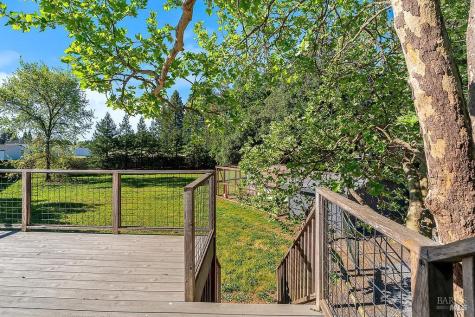 15119 Grove Street Healdsburg CA 95448